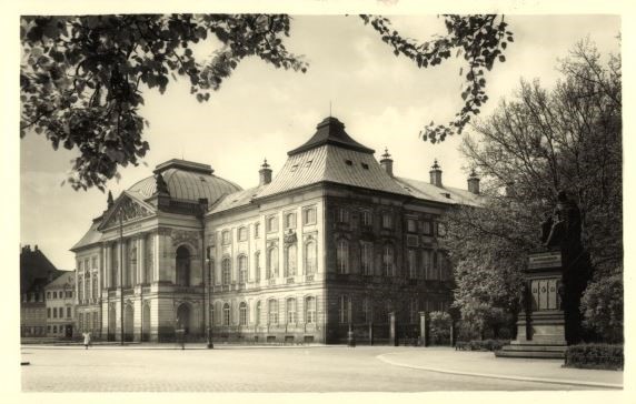 Palaisplatz 11 (Kaiser Wilhelm Platz 11)