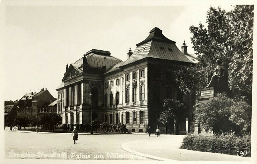 Palaisplatz 11 (Kaiser Wilhelm Platz 11)