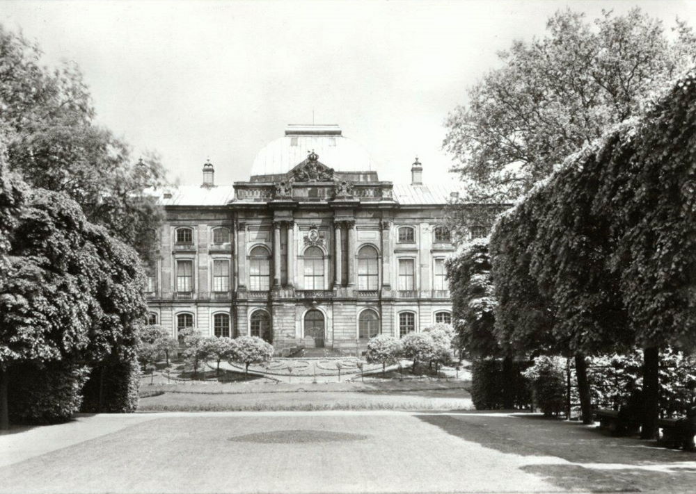 Palaisplatz 11