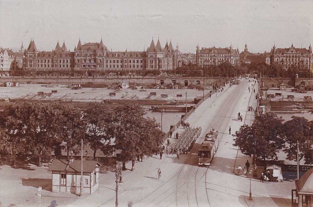 Rosa-Luxemburg-Platz