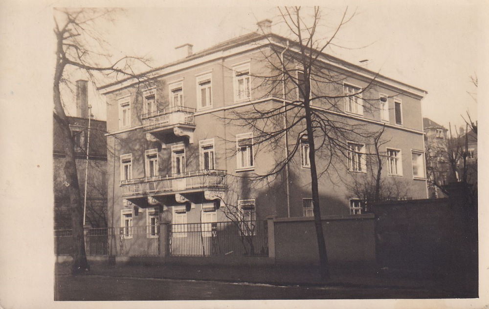 Theresienstraße 27