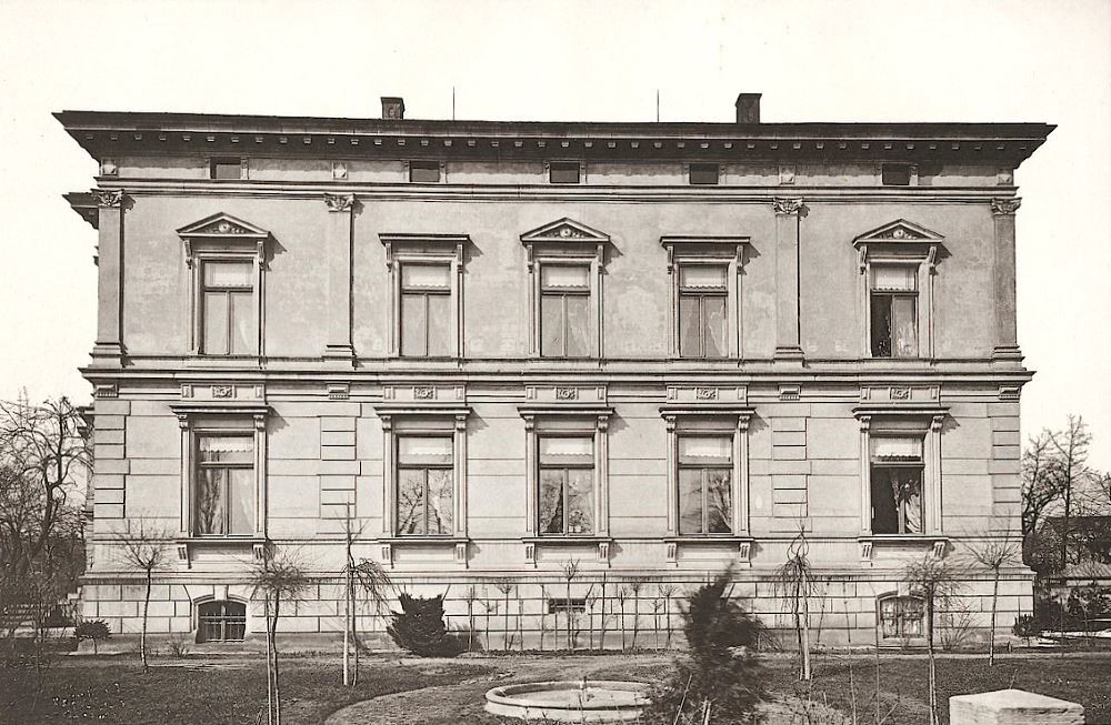 Theresienstraße 31 / Albertplatz