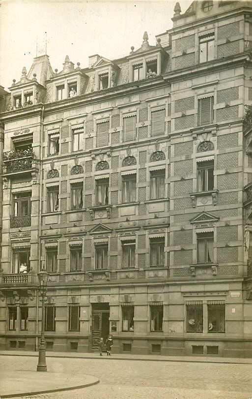 Tieckstraße 21 / Weintraubenstraße
