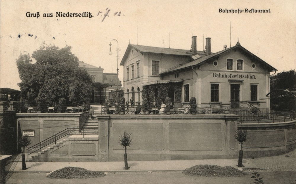 Bahnhofstraße 21
