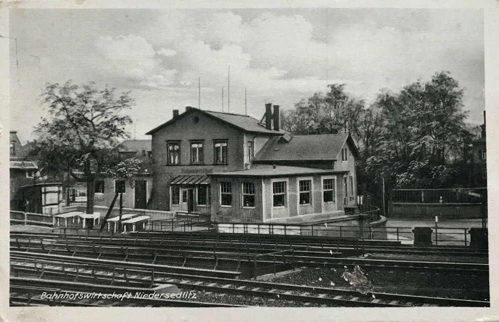 Bahnhofstraße 21