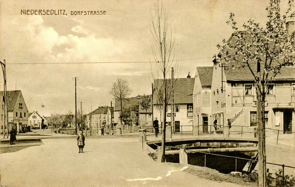Dorfstraße 2 / Pfaffendorfer Straße (Mittelstraße)
