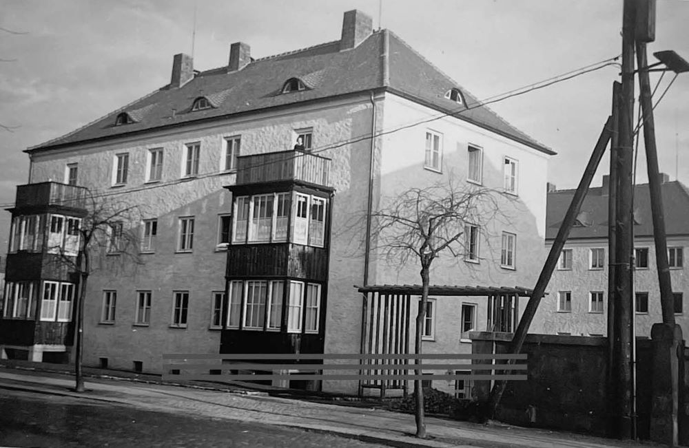 Friedrich-Adolph-Sorge-Straße 14 (Friedrichstraße 14) / Sosaer Straße