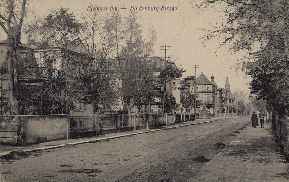 Heidenauer Straße 2 (Poststraße 55, Schillerstraße 3, Hindenburgstraße 2)