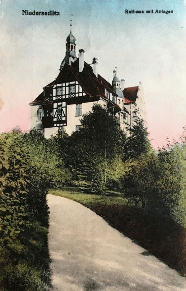 Sosaer Straße 11 (Schulstraße 11) / An der Post (Wilhelmstraße)