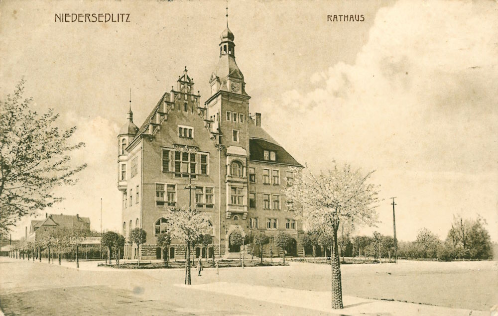 Sosaer Straße 11 (Schulstraße 11) / An der Post (Wilhelmstraße)
