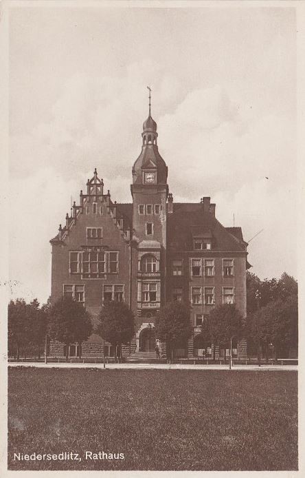 Sosaer Straße 11 (Schulstraße 11) / An der Post (Wilhelmstraße)