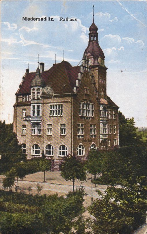 Sosaer Straße 11 (Schulstraße 11) / An der Post (Wilhelmstraße)