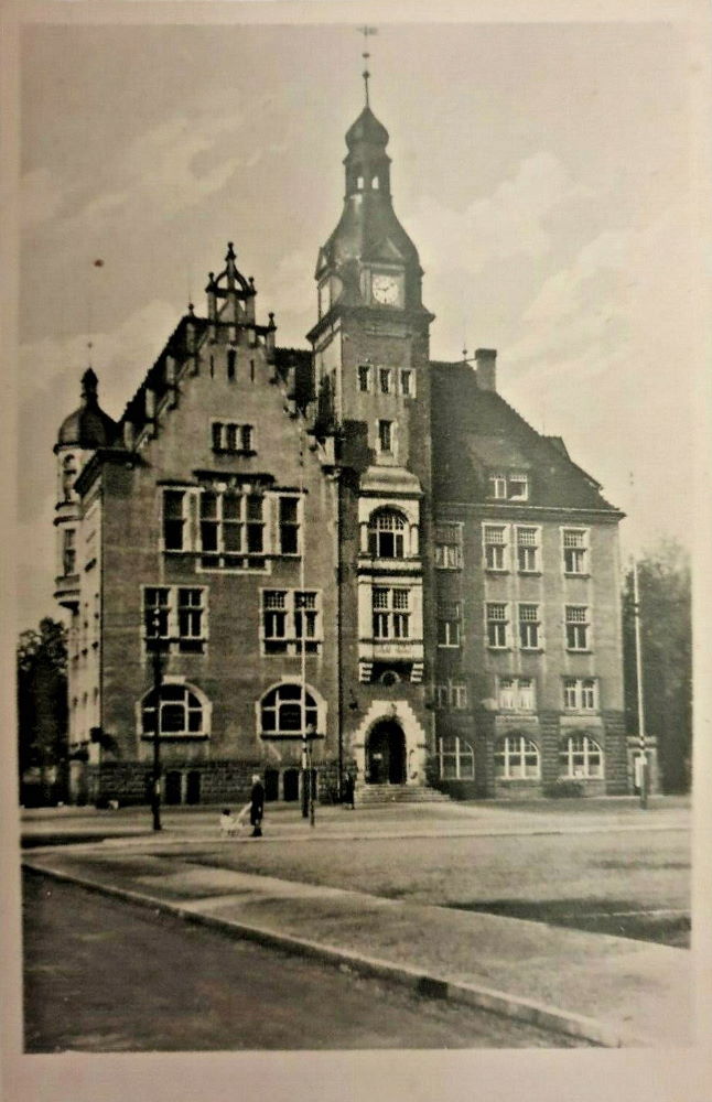 Sosaer Straße 11 (Schulstraße 11) / An der Post (Wilhelmstraße)