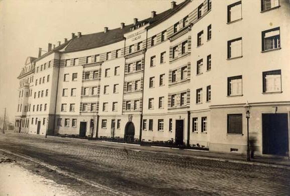 Erfurter Straße 3-13 / Hallesche Straße