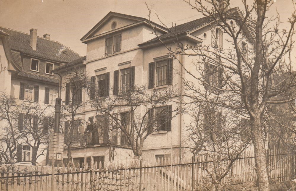 Großenhainer Platz 4