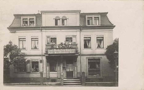 Maxim-Gorki-Straße 1 (Marienhofstraße 1)