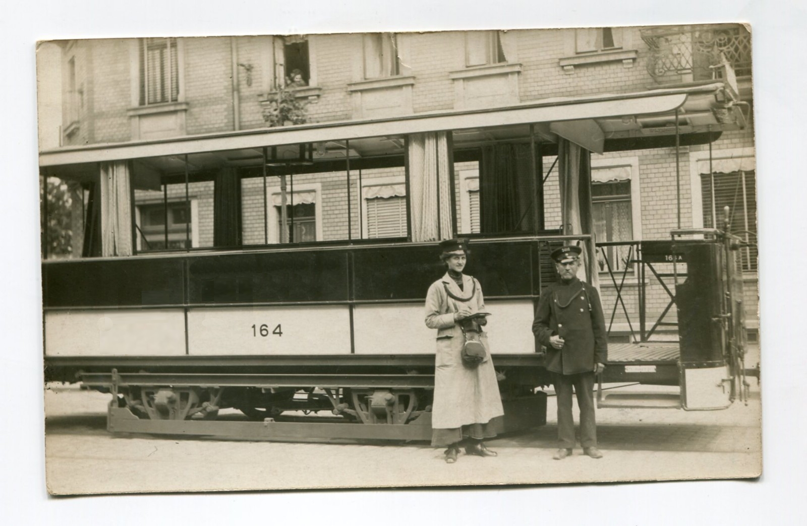 Trachenberger Straße 56 / Maxim-Gorki-Straße (Marienhofstraße)