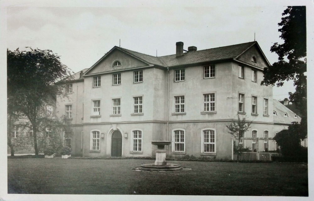 Pillnitzer Platz 2