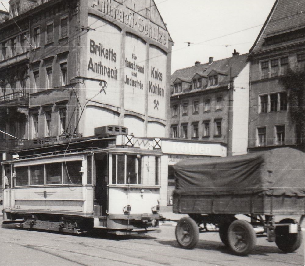 Johannesstraße 1