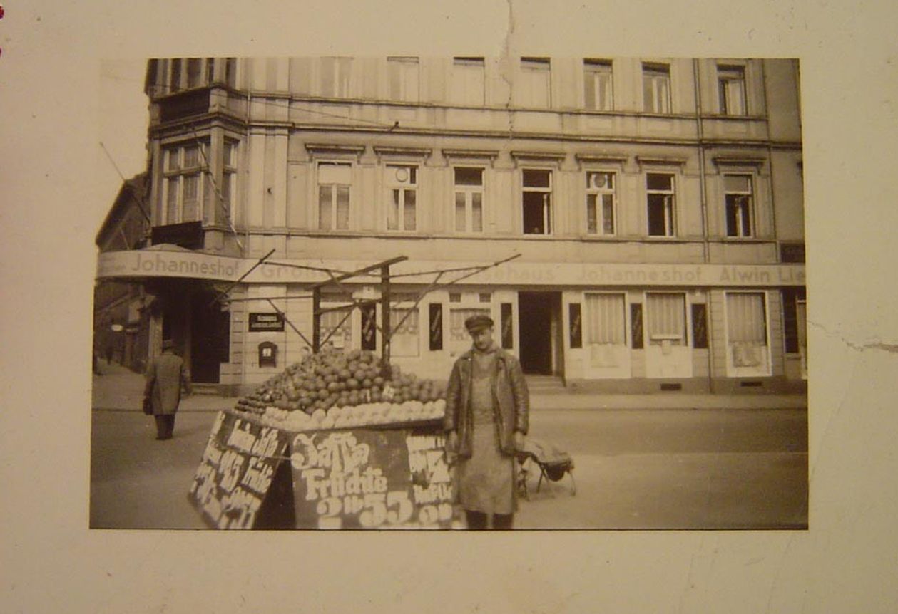 Lingnerallee 1 (Johannisplatz 1, Johann-Georgen-Allee 1) / Johannesstraße
