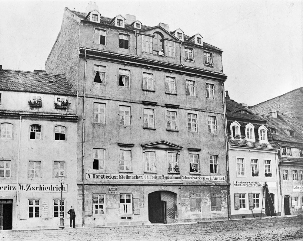 Terrassenufer 13 (An der Elbe 33, An der Elbe 9)