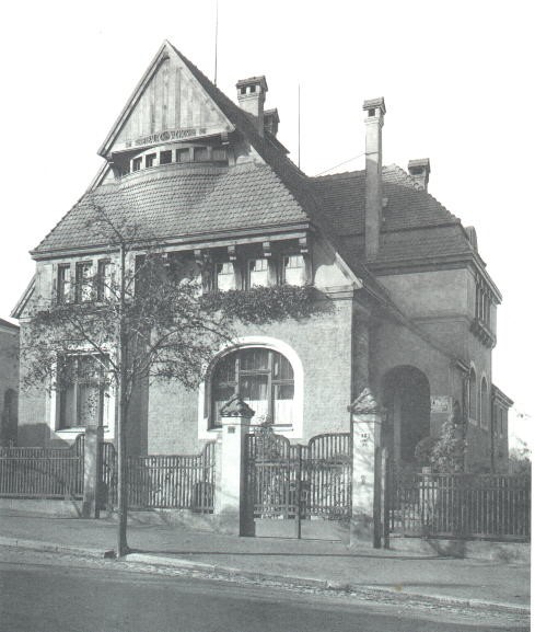 Bernhardstraße 98