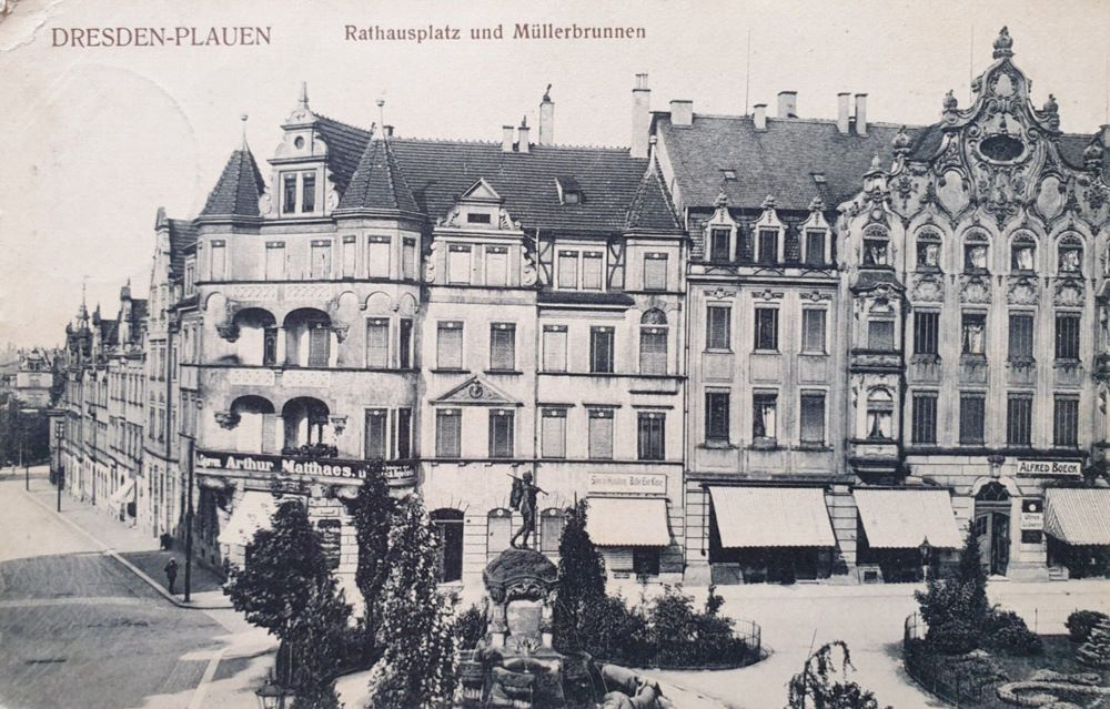 F.C.-Weiskopf-Platz 2 (Chemnitzer Platz 2, Rathausplatz 2) / Klingenberger Straße