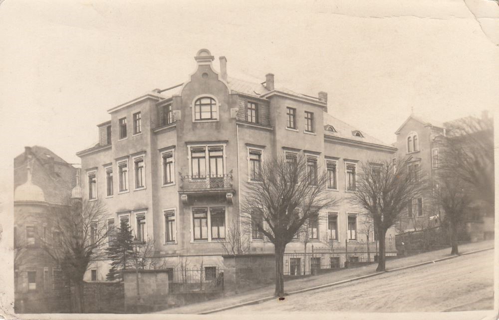 Halbkreisstraße 9 / Fichteparkstraße