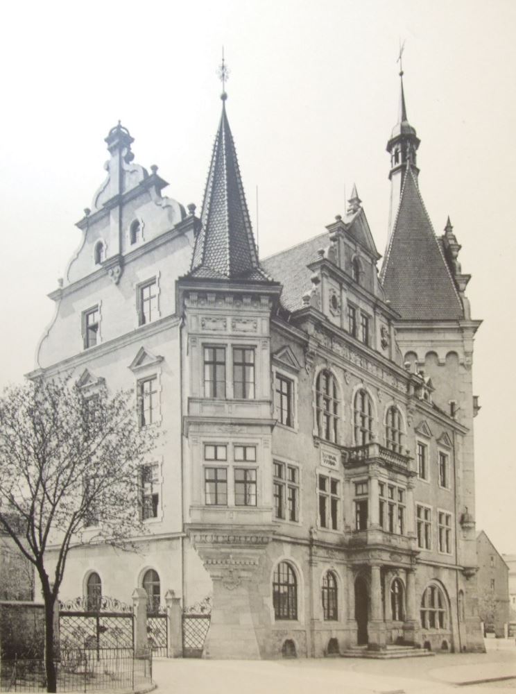 Nöthnitzer Straße 2