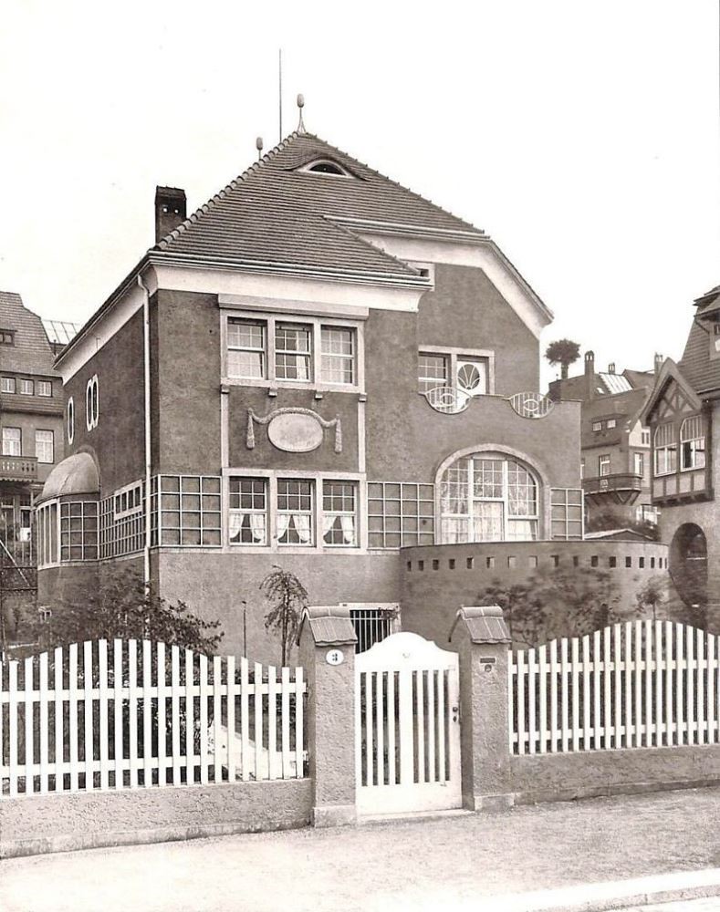 Mommsenstraße 3