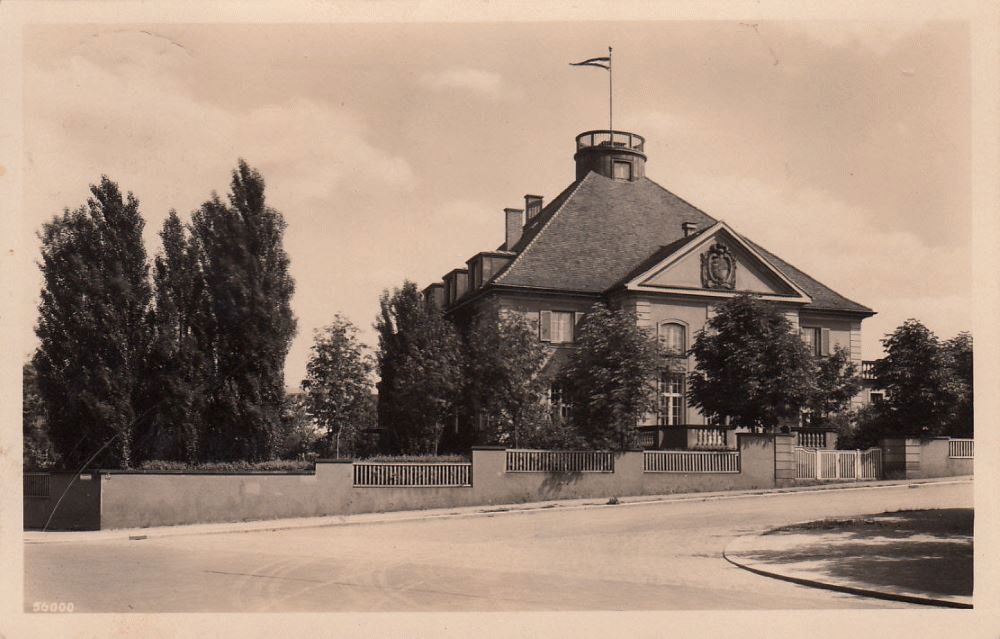 Mommsenstraße 11