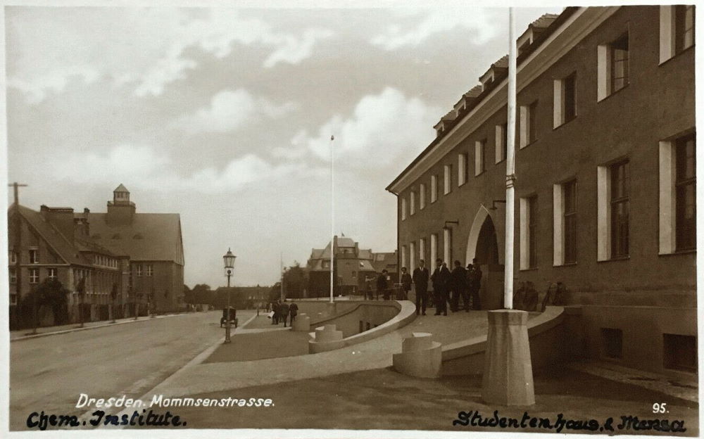 Mommsenstraße 13