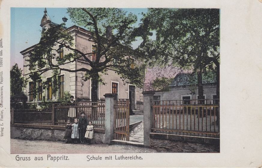 Schulstraße 8