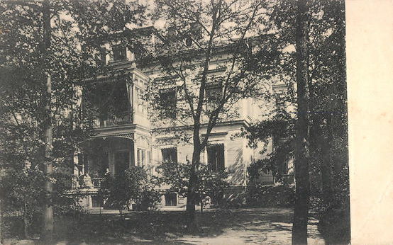 Gret-Palucca-Straße 8 (Goethestraße 8)