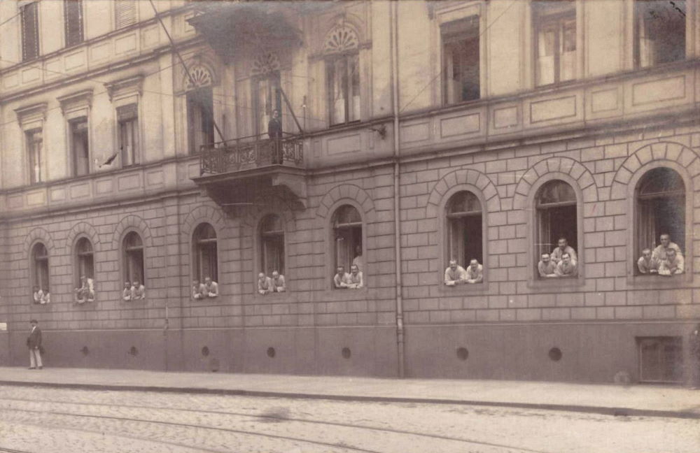 Hans-Dankner-Straße 14 (Lüttichaustraße 14) / Struvestraße