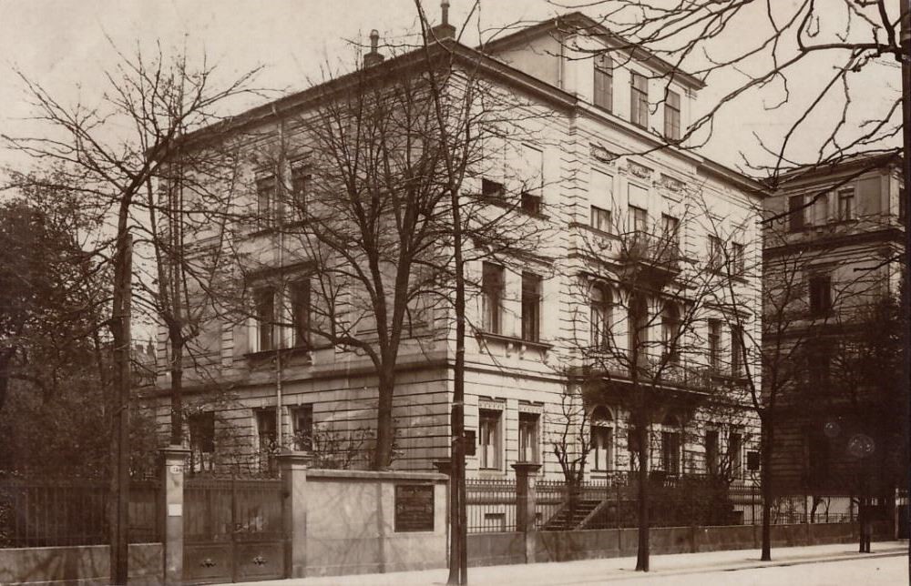 Hans-Dankner-Straße 32 (Lüttichaustraße 32)