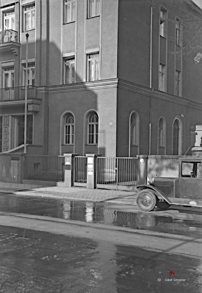 Hans-Dankner-Straße 34