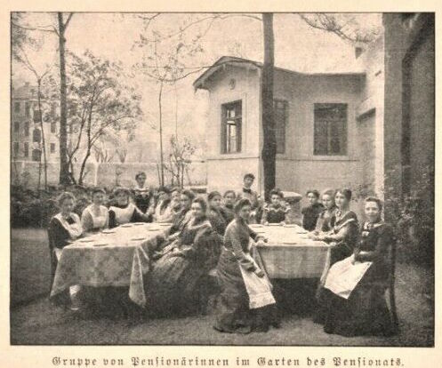 Hans-Dankner-Straße 9