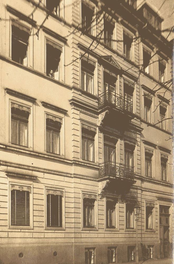 Moltkeplatz 4 (Räcknitzplatz 4)