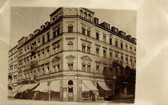 Struvestraße 19 / Moltkeplatz