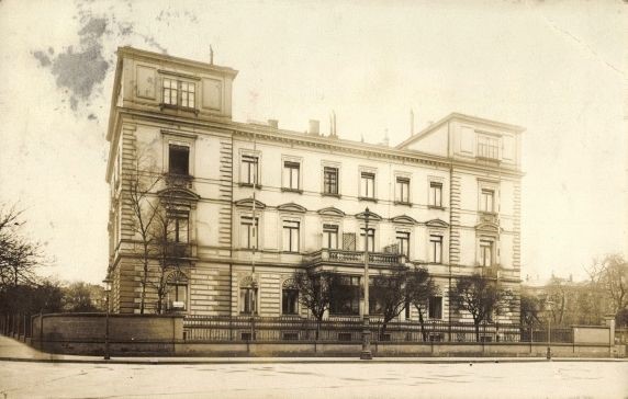 Wiener Platz 4