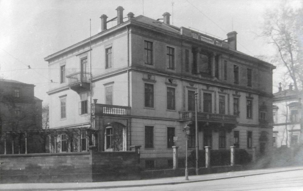 Ammonstraße 1 / Carolastraße