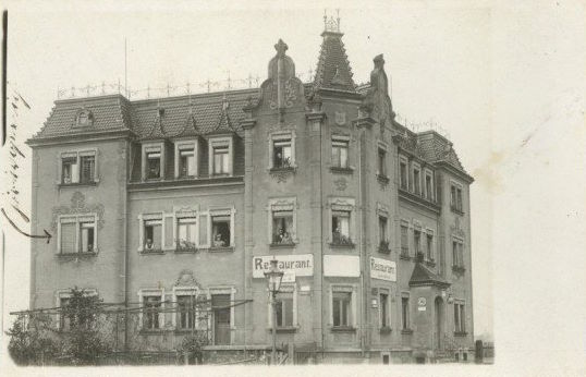 Breitscheidstraße 53 (Bebelstraße 53, Rickmer­straße 53) / Moränenende (Gustloffstraße)