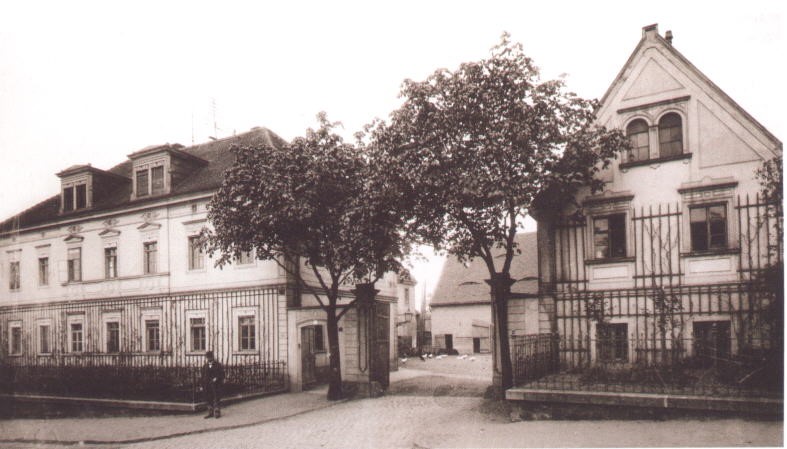 Altstrehlen 3,5 (-1946 Friedrich-August-Platz 3,5)