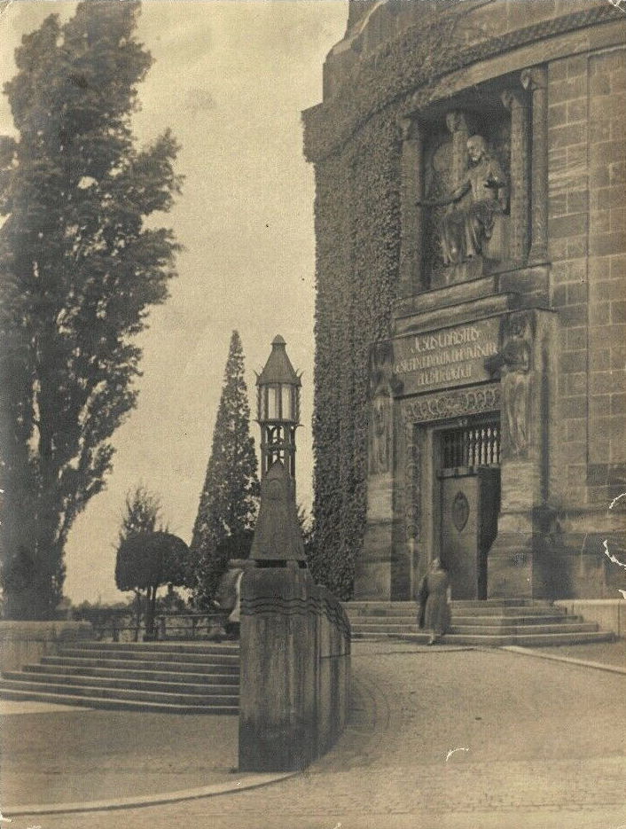 An der Christuskirche 8