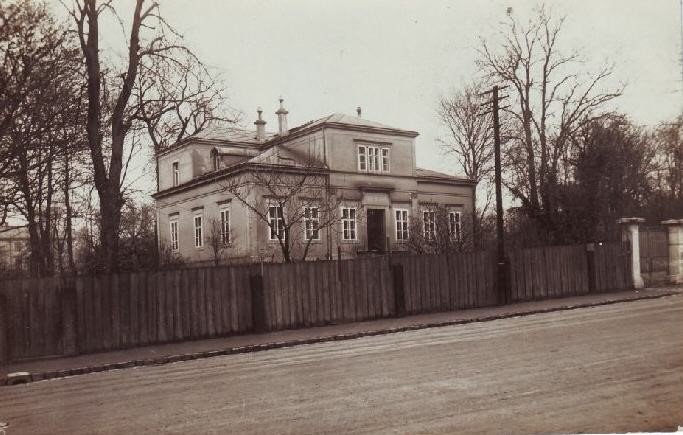 Caspar-David-Friedrich-Straße 7 (Josefstraße 7)