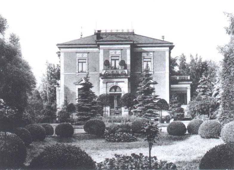Franz-Liszt-Straße 2 (Palaisstraße 2)