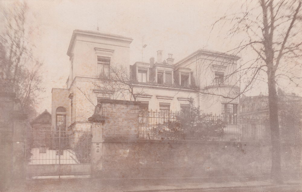 August-Bebel-Straße 14 (-1918 Residenzstraße 24)