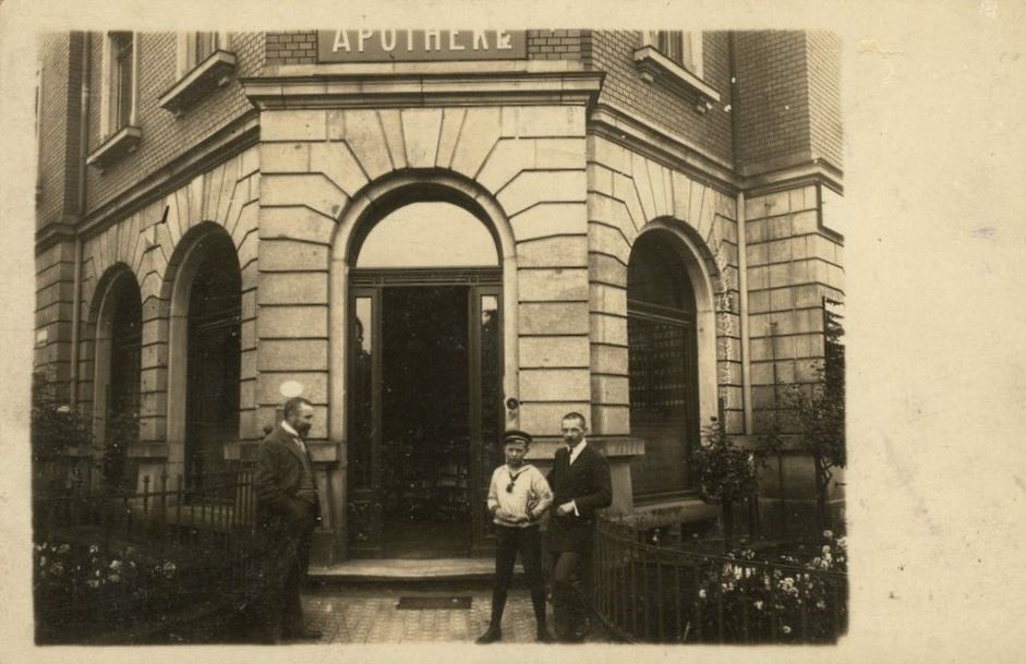 August-Bebel-Str. 33