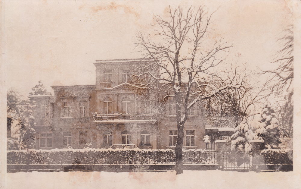 Hildebrandstraße 1 (-1918 Residenzstraße 42, Weverstraße 34)
